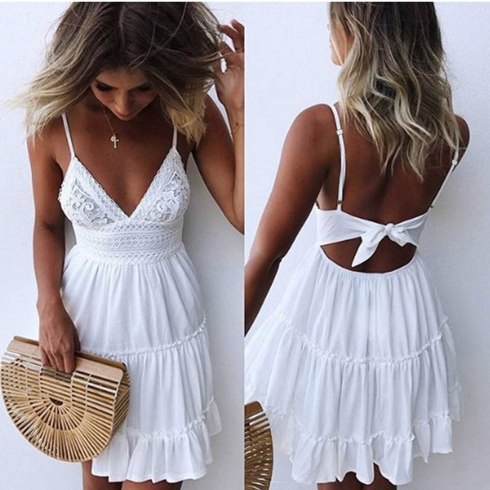 EUC - White Lace Mini Swing Skater Dress Open back with tie closure Bridal/Beach